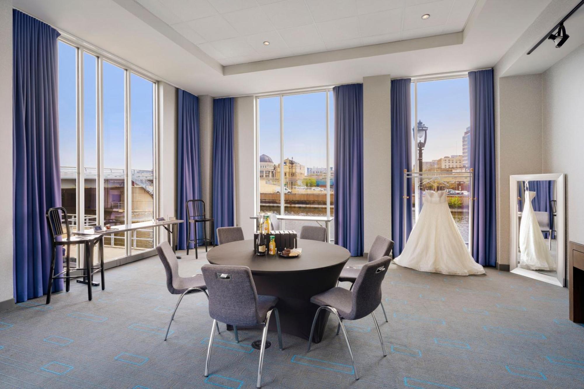 Aloft Hotel Milwaukee Downtown Ngoại thất bức ảnh