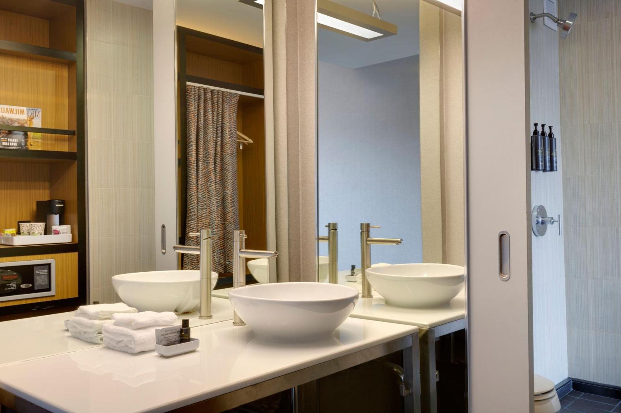 Aloft Hotel Milwaukee Downtown Ngoại thất bức ảnh