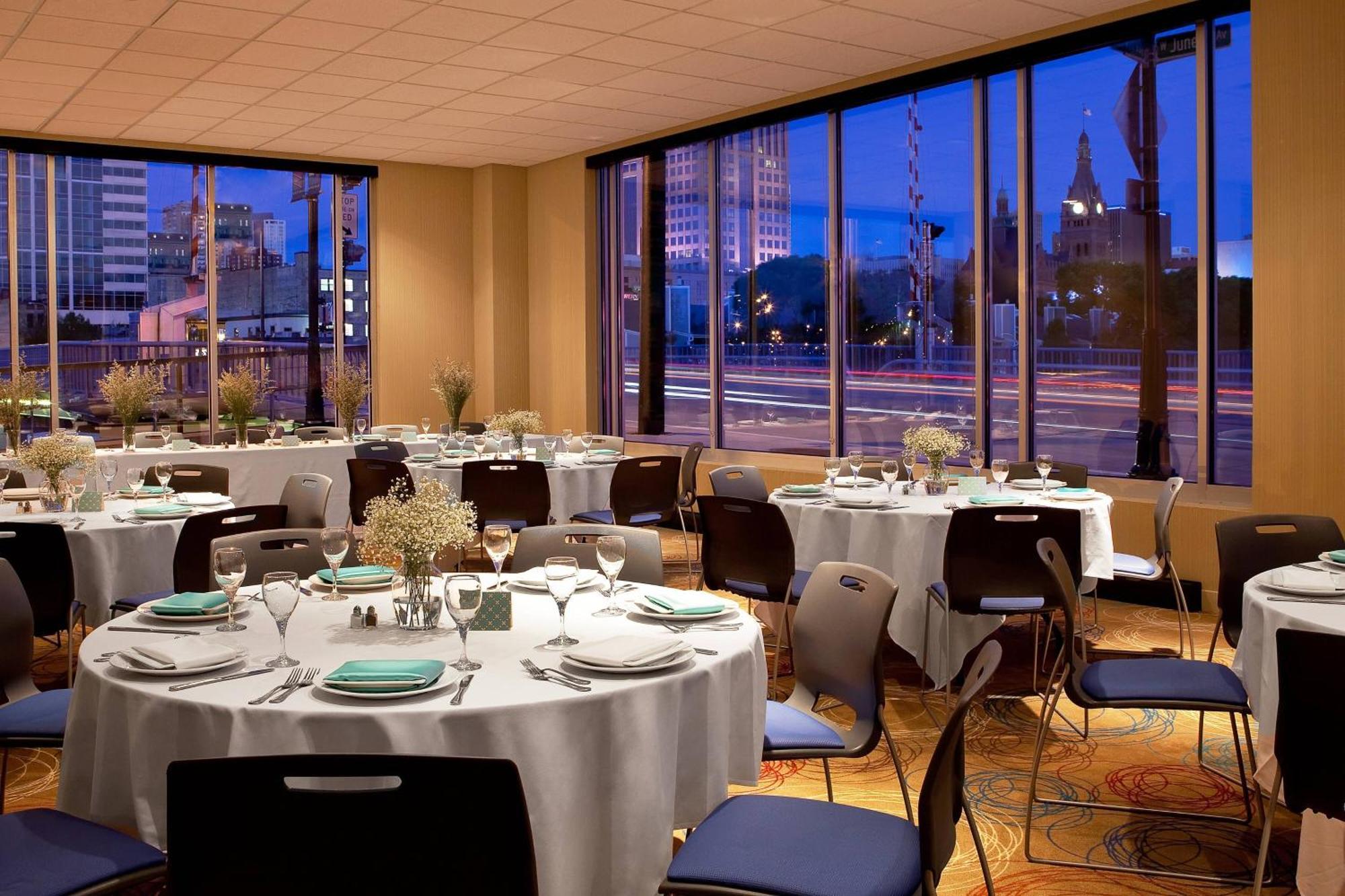 Aloft Hotel Milwaukee Downtown Ngoại thất bức ảnh